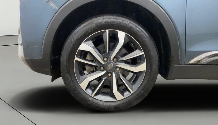 2021 Mahindra XUV300 W8 (O) 1.2 PETROL, Petrol, Manual, 33,153 km, Left Front Wheel