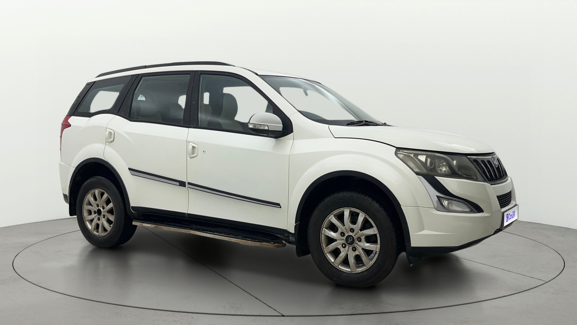 2016 Mahindra XUV500 2020-2021 W8