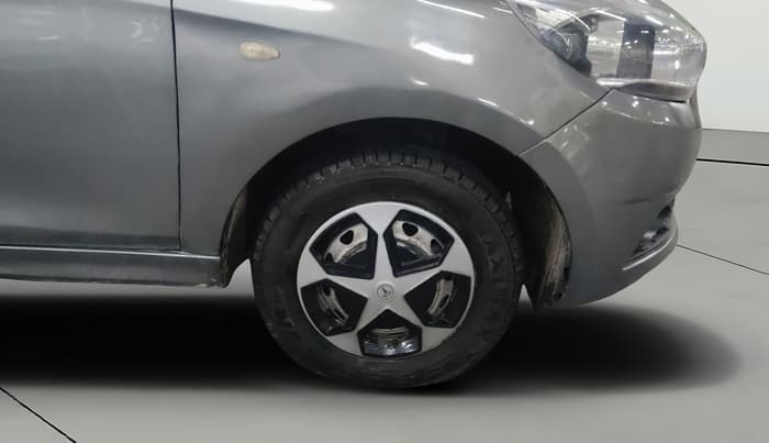 2018 Tata Tiago XM PETROL, Petrol, Manual, 70,355 km, Right Front Wheel