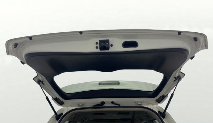 2022 Toyota Innova Crysta 2.7 VX 7 STR, Petrol, Manual, 70,083 km, Boot Door Open