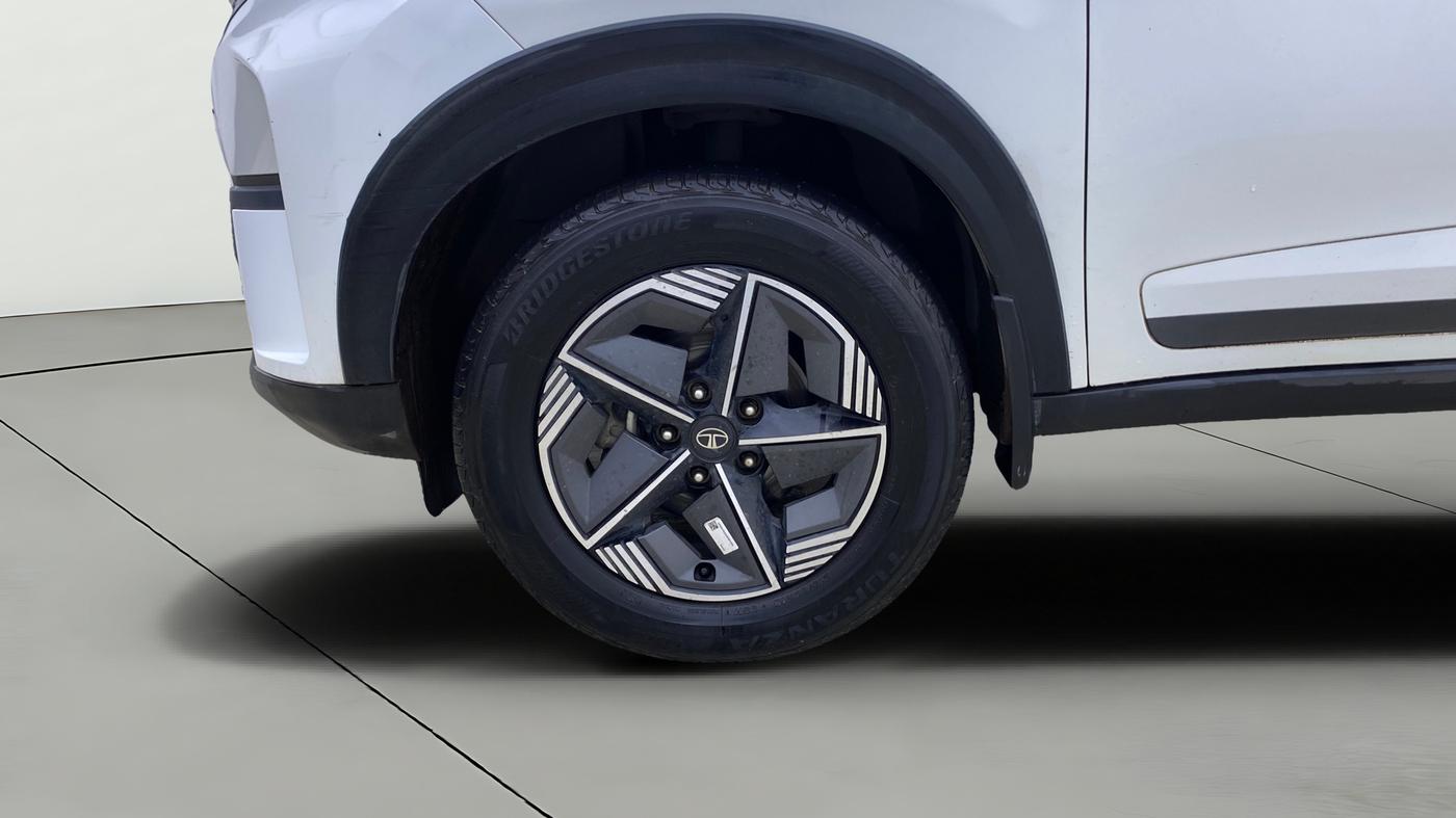 2024 Tata NEXON CREATIVE+ DCA 1.2 PETROL, Petrol, Automatic, 15,413 km, Left Front Wheel