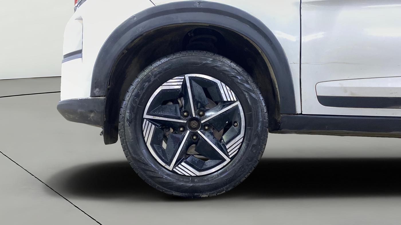 2023 Tata NEXON FEARLESS SUNROOF DUAL TONE 1.2 PETROL, Petrol, Manual, 76,598 km, Left Front Wheel