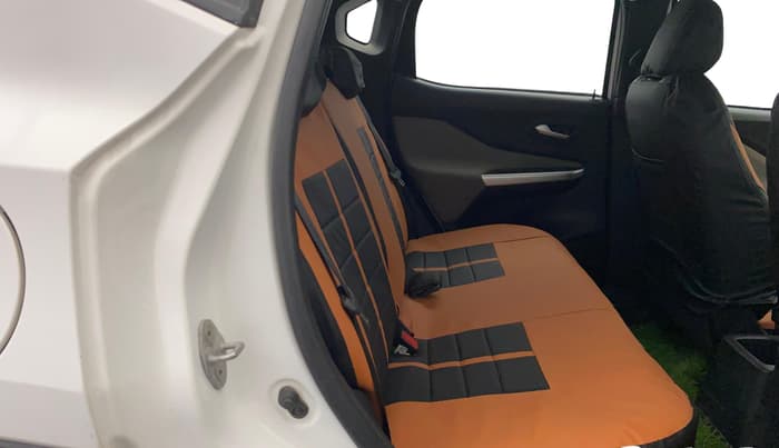 2021 Nissan MAGNITE XV TURBO CVT, Petrol, Automatic, 42,659 km, Right Side Rear Door Cabin