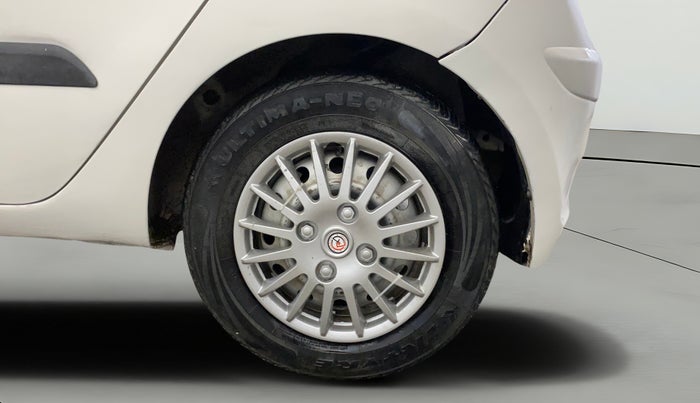 2014 Hyundai i10 MAGNA 1.1, CNG, Manual, 27,578 km, Left Rear Wheel