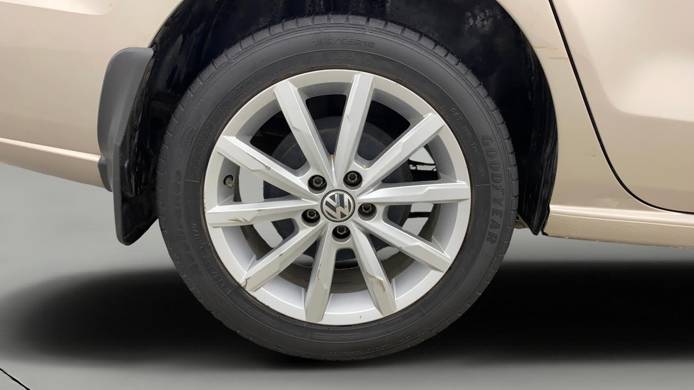 2018 Volkswagen Vento 1.2 TSI HIGHLINE PLUS AT, Petrol, Automatic, 70,740 km, Right Rear Wheel