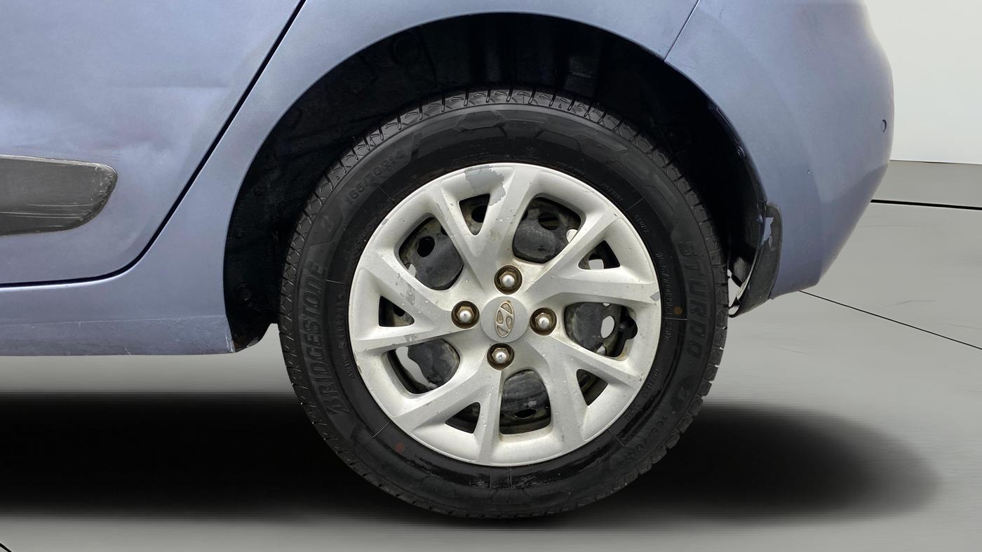 2017 Hyundai Grand i10 SPORTZ (O) 1.2 KAPPA VTVT, Petrol, Manual, 90,452 km, Left Rear Wheel
