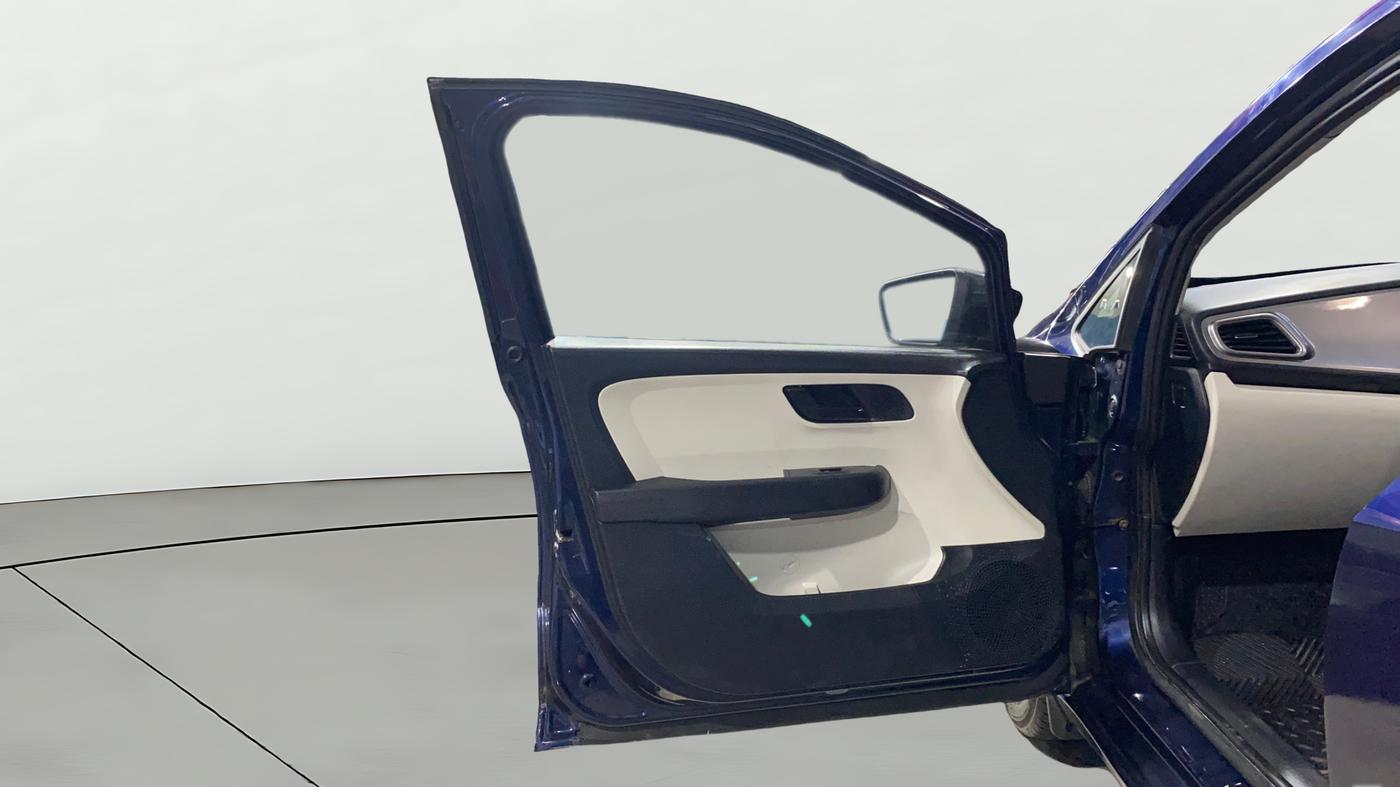 2023 Tata ALTROZ XM PLUS SUNROOF, CNG, Manual, 16,224 km, LHS Front Door