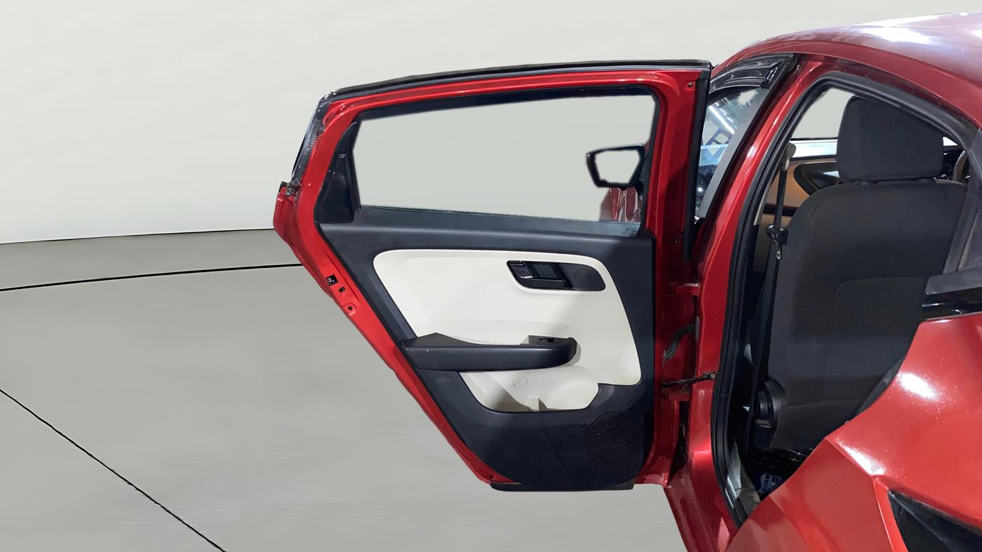2022 Tata ALTROZ XM PLUS PETROL, Petrol, Manual, 26,300 km, LHS Rear Door