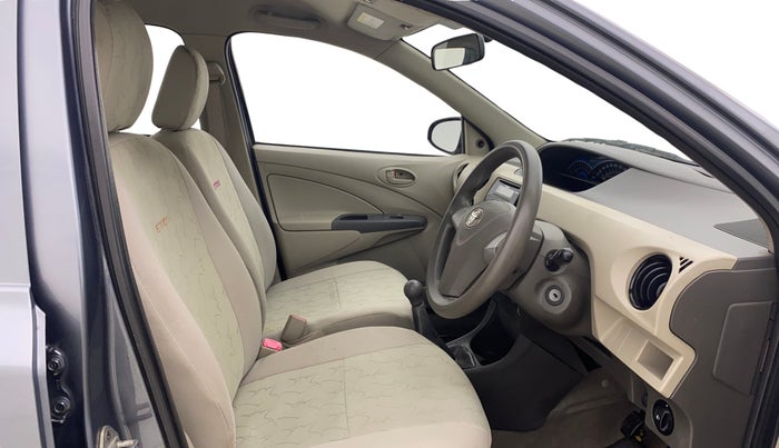 2015 Toyota Etios Liva G, Petrol, Manual, 43,686 km, Right Side Front Door Cabin