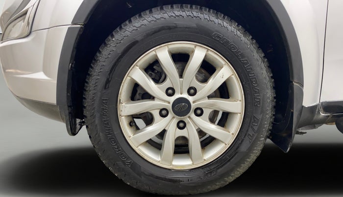 2015 Mahindra XUV500 W10, Diesel, Manual, 1,25,739 km, Left Front Wheel