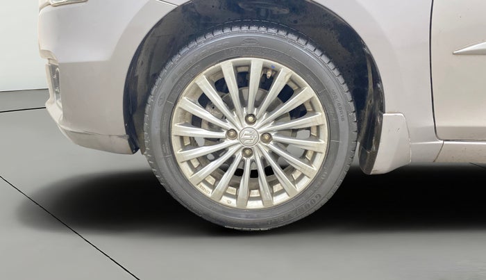 2016 Maruti Ciaz ZXI+, Petrol, Manual, 80,284 km, Left Front Wheel
