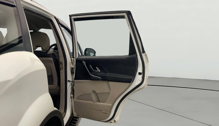 2018 Mahindra XUV500 W6, Diesel, Manual, 69,710 km, RHS Rear Door