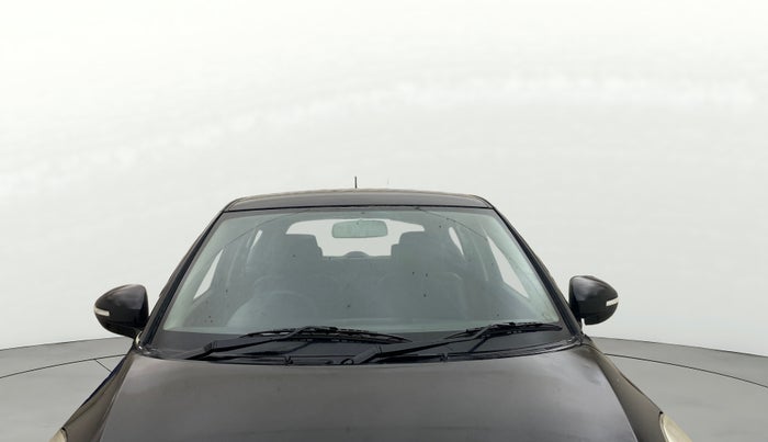 2013 Maruti Swift VDI, Diesel, Manual, 1,38,494 km, Front Windshield