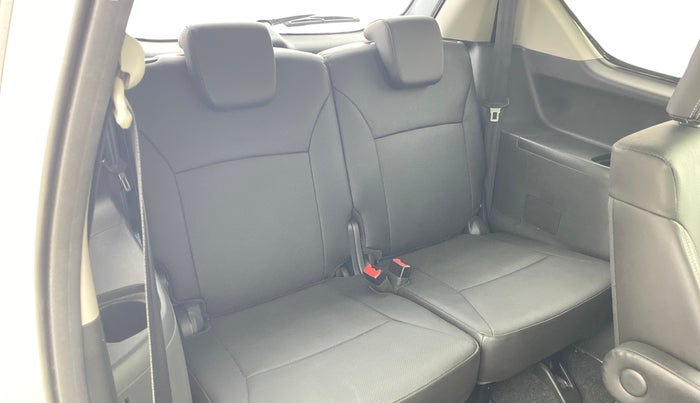 2024 Maruti XL6 ALPHA PLUS AT, Petrol, Automatic, 48,165 km, Third Seat Row ( optional )