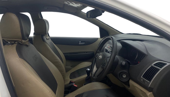 2013 Hyundai i20 SPORTZ 1.2, Petrol, Manual, 86,088 km, Right Side Front Door Cabin