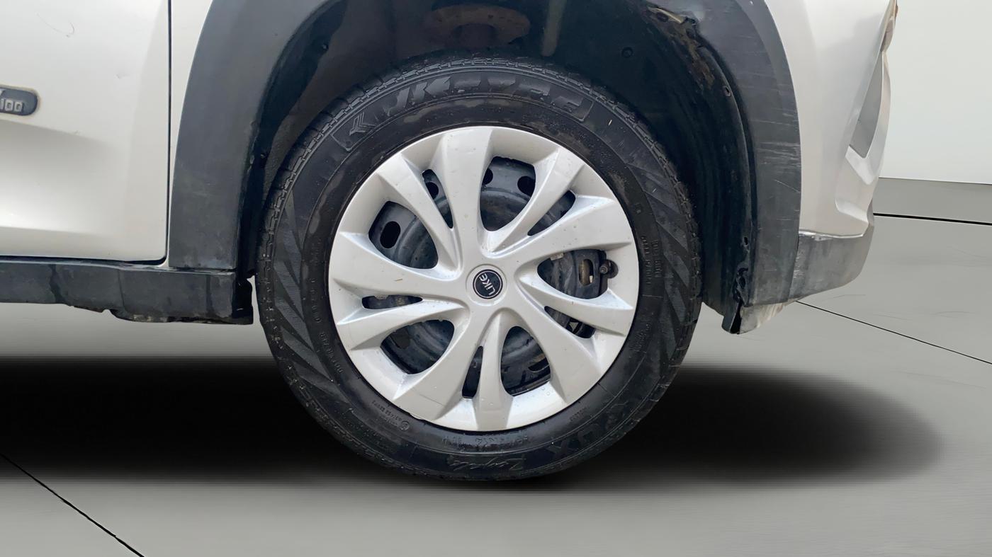 2017 Mahindra KUV 100 NXT K4+ D 6 STR, Diesel, Manual, 50,833 km, Right Front Wheel