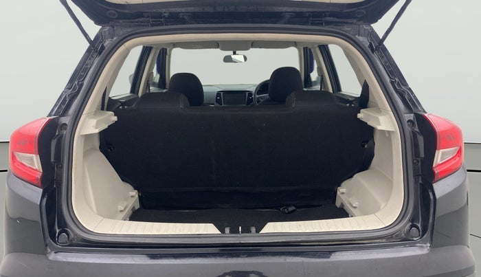 2022 Mahindra XUV300 W4 1.2 PETROL, Petrol, Manual, 38,721 km, Boot Open Zoomed View