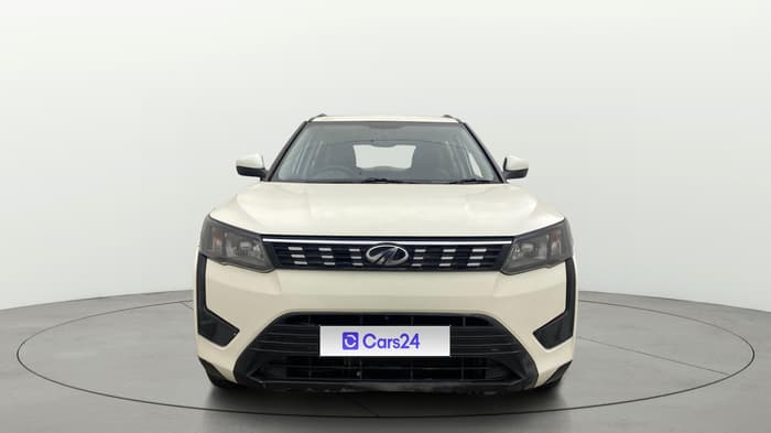 2022 Mahindra XUV300 W6 1.5 DIESEL AMT, Diesel, Automatic, 1,16,841 km, Front