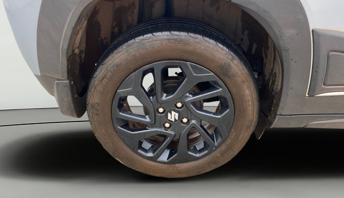 2023 Maruti FRONX DELTA PLUS 1.2MT, Petrol, Manual, 31,992 km, Right Rear Wheel