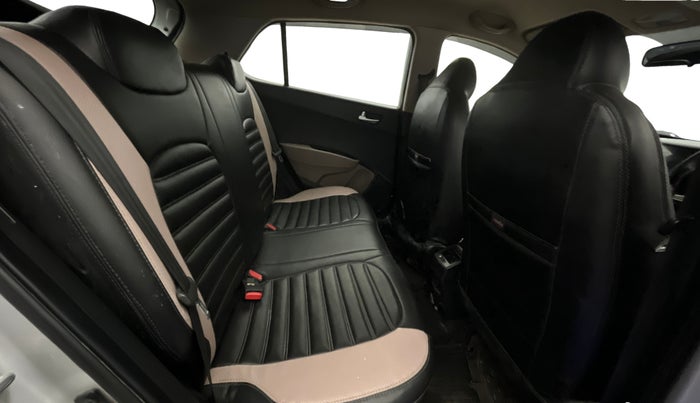 2015 Hyundai Grand i10 SPORTZ 1.2 KAPPA VTVT, CNG, Manual, 53,745 km, Right Side Rear Door Cabin