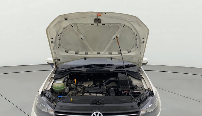 2013 Volkswagen Polo HIGHLINE1.2L, Petrol, Manual, 86,334 km, Open Bonet