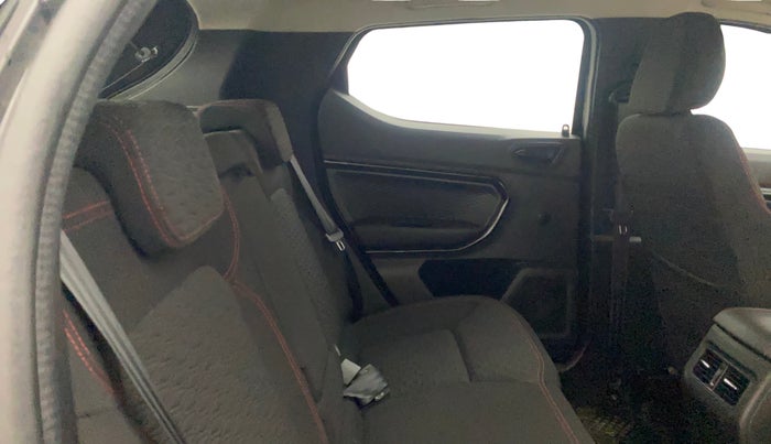 2022 Renault Kiger RXZ TURBO MT, Petrol, Manual, 23,758 km, Right Side Rear Door Cabin