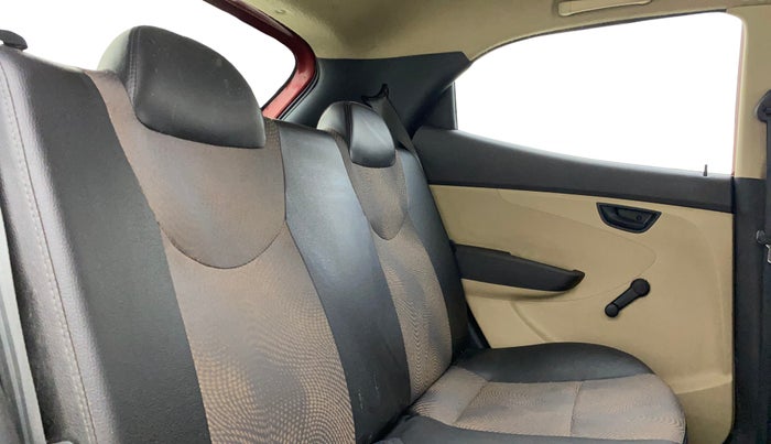 2014 Hyundai Eon MAGNA +, Petrol, Manual, 27,630 km, Right Side Rear Door Cabin