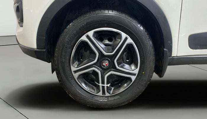 2022 Tata NEXON XE PETROL, Petrol, Manual, 44,218 km, Left Front Wheel