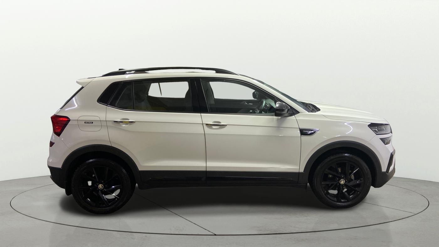 2025 Skoda KUSHAQ Sportline 1.0L TSI AT, Petrol, Automatic, 6,830 km, Right Side View