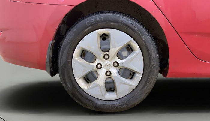 2017 Hyundai Verna FLUIDIC 4S 1.4 VTVT, CNG, Manual, 1,05,023 km, Right Rear Wheel