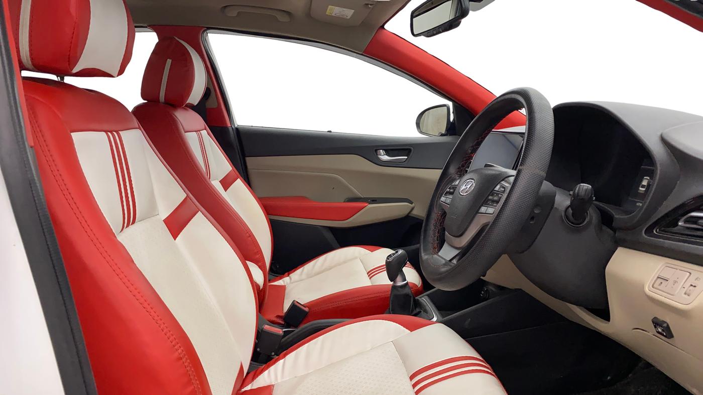 2022 Hyundai Verna SX (O)1.5 VTVT, CNG, Manual, 60,708 km, Right Side Front Door Cabin