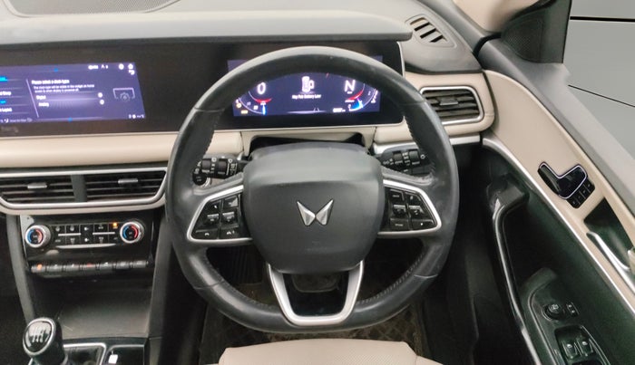 2022 Mahindra XUV700 AX 7 D MT 7 STR, Diesel, Manual, 83,111 km, Steering Wheel Close Up