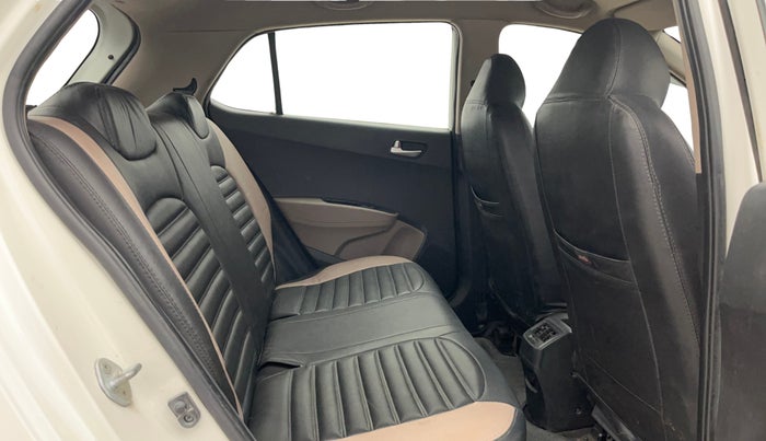 2016 Hyundai Grand i10 SPORTZ 1.2 KAPPA VTVT, Petrol, Manual, 89,264 km, Right Side Rear Door Cabin