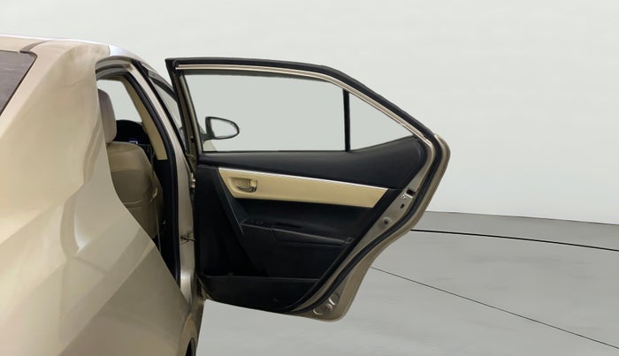 2018 Toyota Corolla Altis VL CVT PETROL, Petrol, Automatic, 1,24,098 km, RHS Rear Door