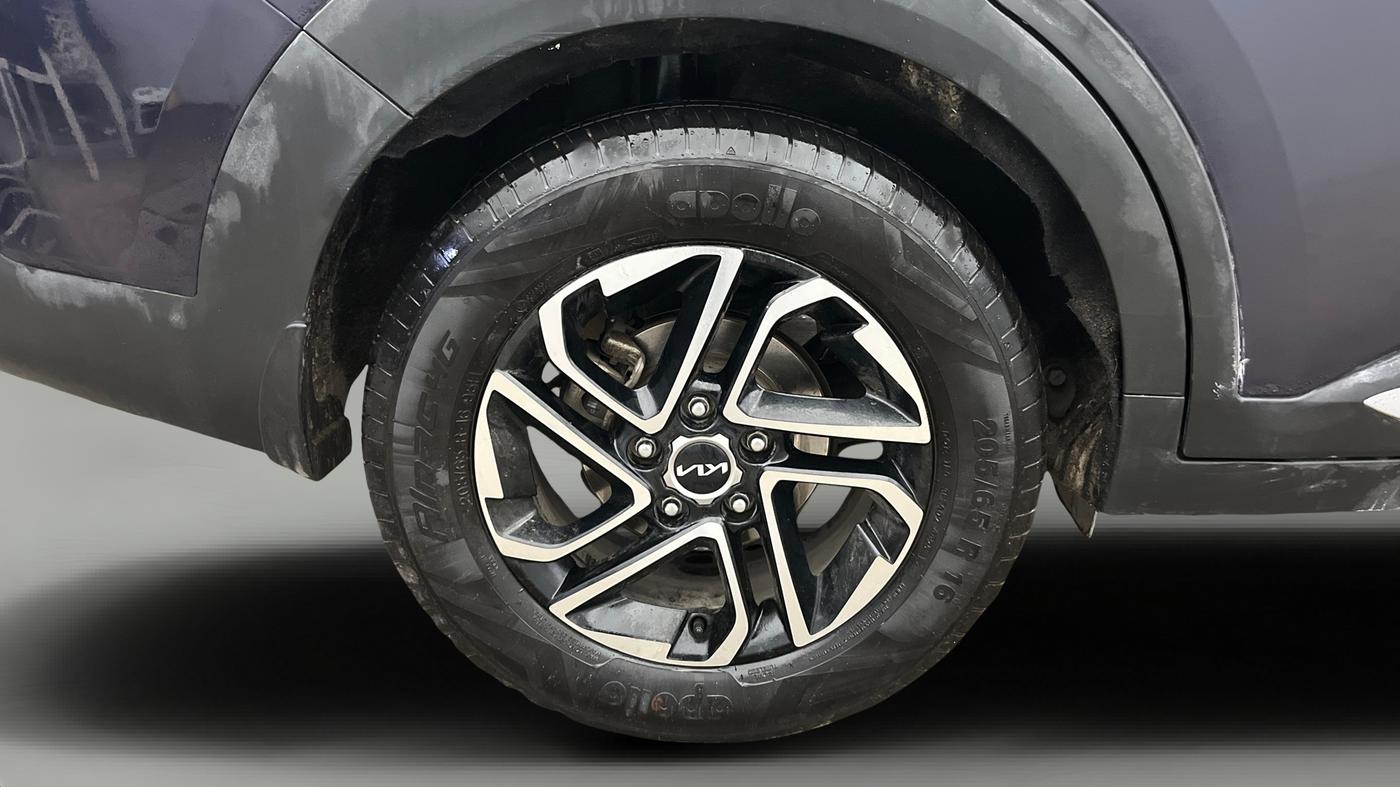 2022 KIA CARENS LUXURY PLUS 1.5 DIESEL AT 7 STR, Diesel, Automatic, 78,927 km, Right Rear Wheel