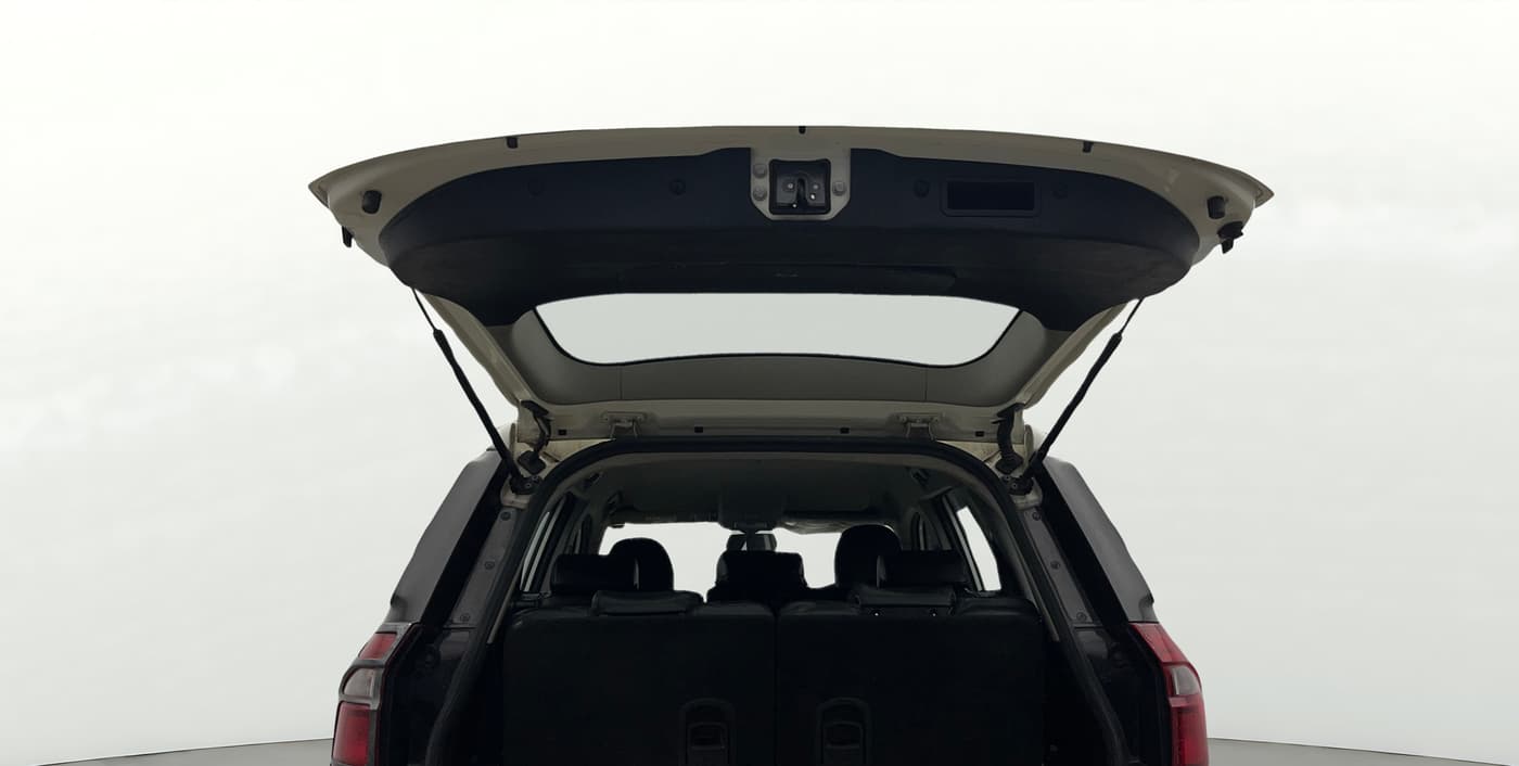 2020 Mahindra XUV500 W5, Diesel, Manual, 50 km, Boot Door Open