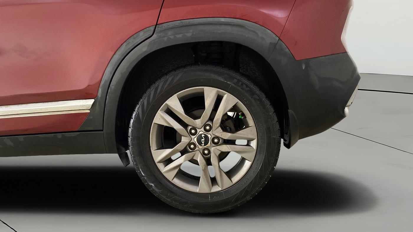 2021 KIA SELTOS HTX 1.5 PETROL, Petrol, Manual, 1,02,429 km, Left Rear Wheel