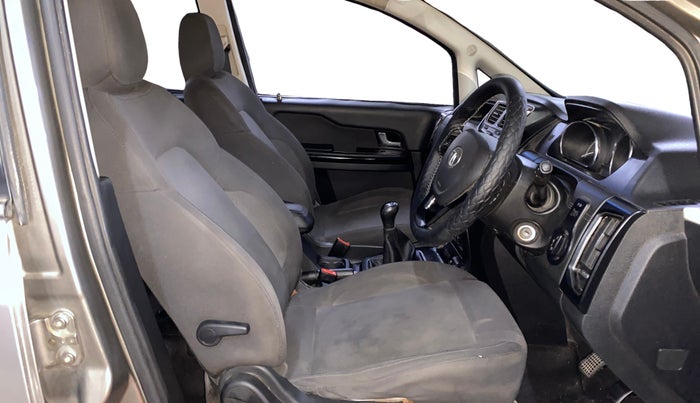 2018 Tata Hexa XE 4X2 7 STR, Diesel, Manual, 85,219 km, Right Side Front Door Cabin
