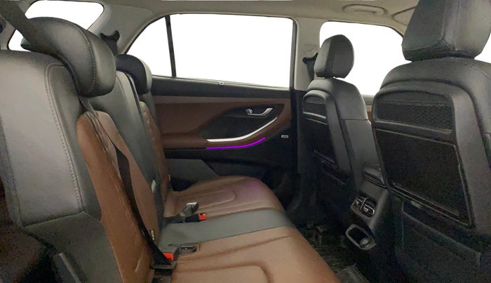 2022 Hyundai ALCAZAR PLATINUM(O) 7STR 1.5 AT, Diesel, Automatic, 43,901 km, Right Side Rear Door Cabin