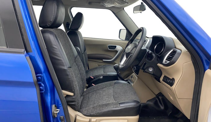 2017 Mahindra TUV300 T8, Diesel, Manual, 46,546 km, Right Side Front Door Cabin