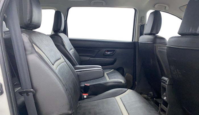 2022 Maruti XL6 ZETA MT, Petrol, Manual, 95,546 km, Right Side Rear Door Cabin