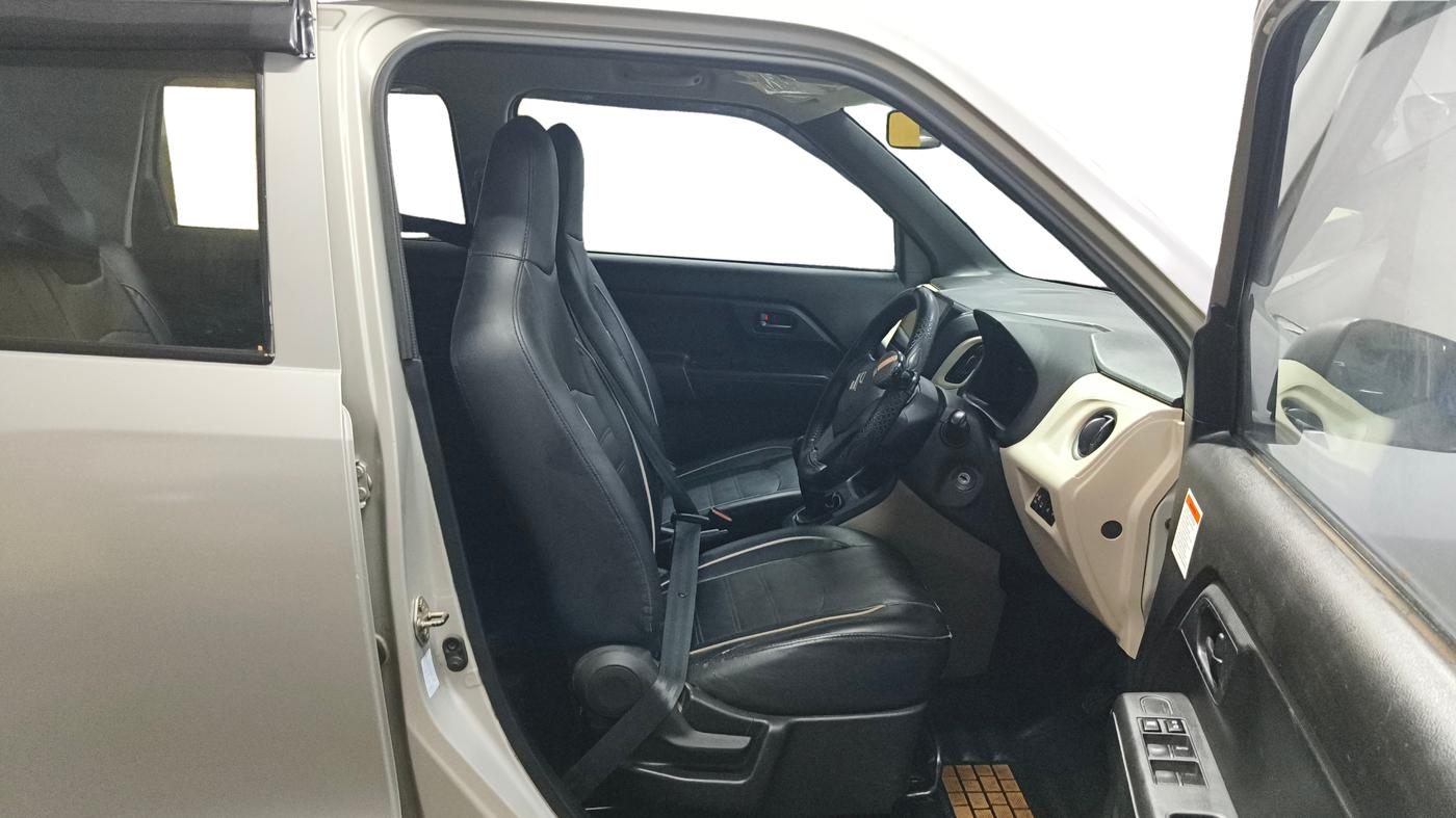 2021 Maruti New Wagon-R LXI CNG 1.0, CNG, Manual, 25,559 km, Right Side Front Door Cabin