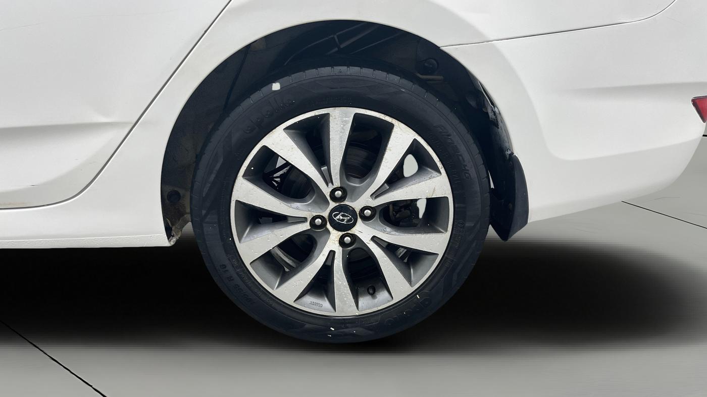 2014 Hyundai Verna FLUIDIC 1.6 CRDI SX OPT, Diesel, Manual, 81,619 km, Left Rear Wheel