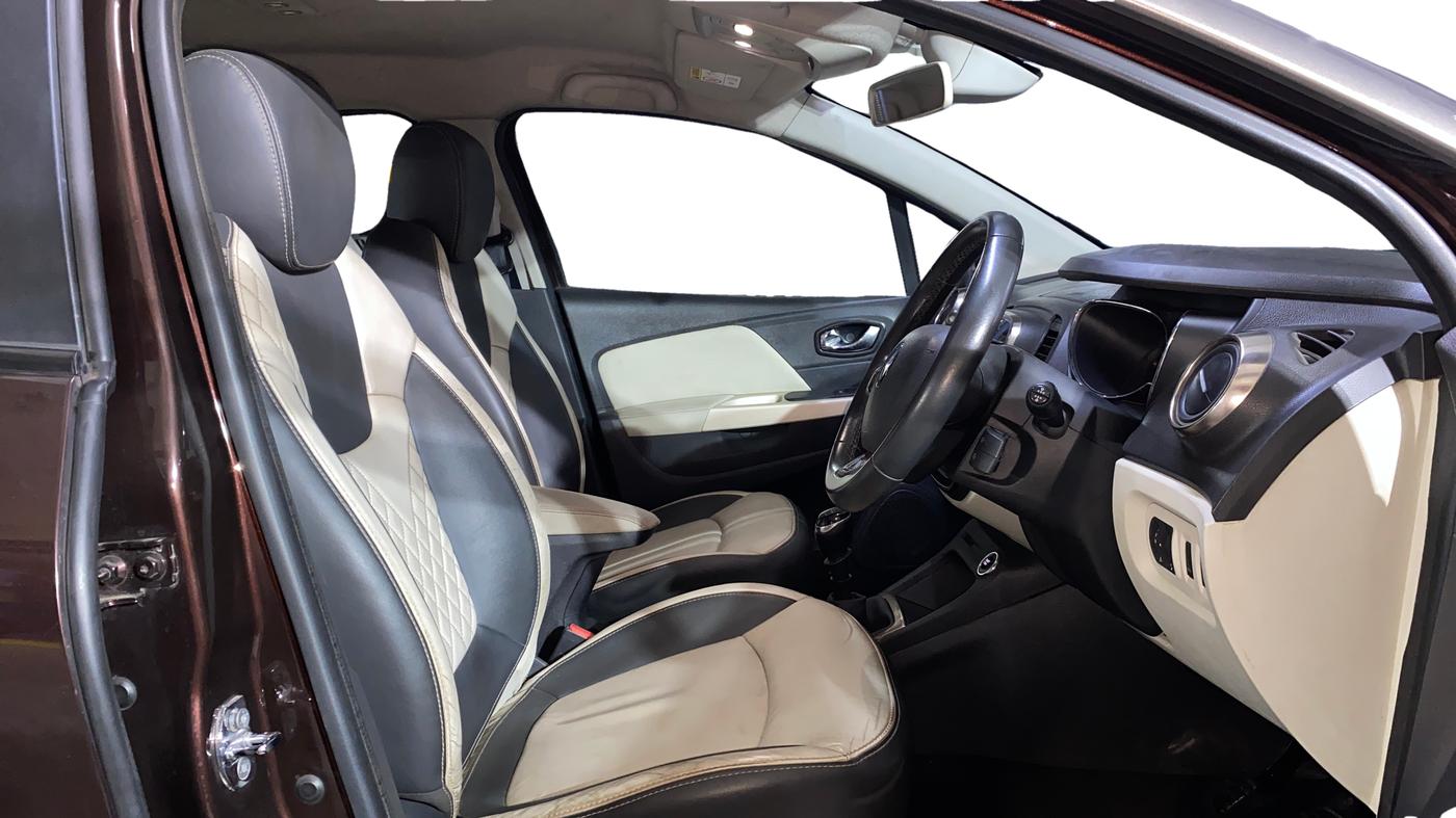 2017 Renault Captur PLATINE DIESEL , Diesel, Manual, 49,716 km, Right Side Front Door Cabin