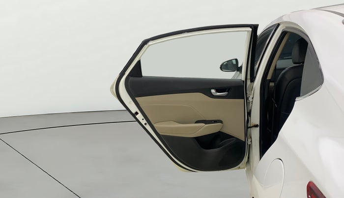 2017 Hyundai Verna 1.6 VTVT SX (O) AT, Petrol, Automatic, 71,150 km, LHS Rear Door