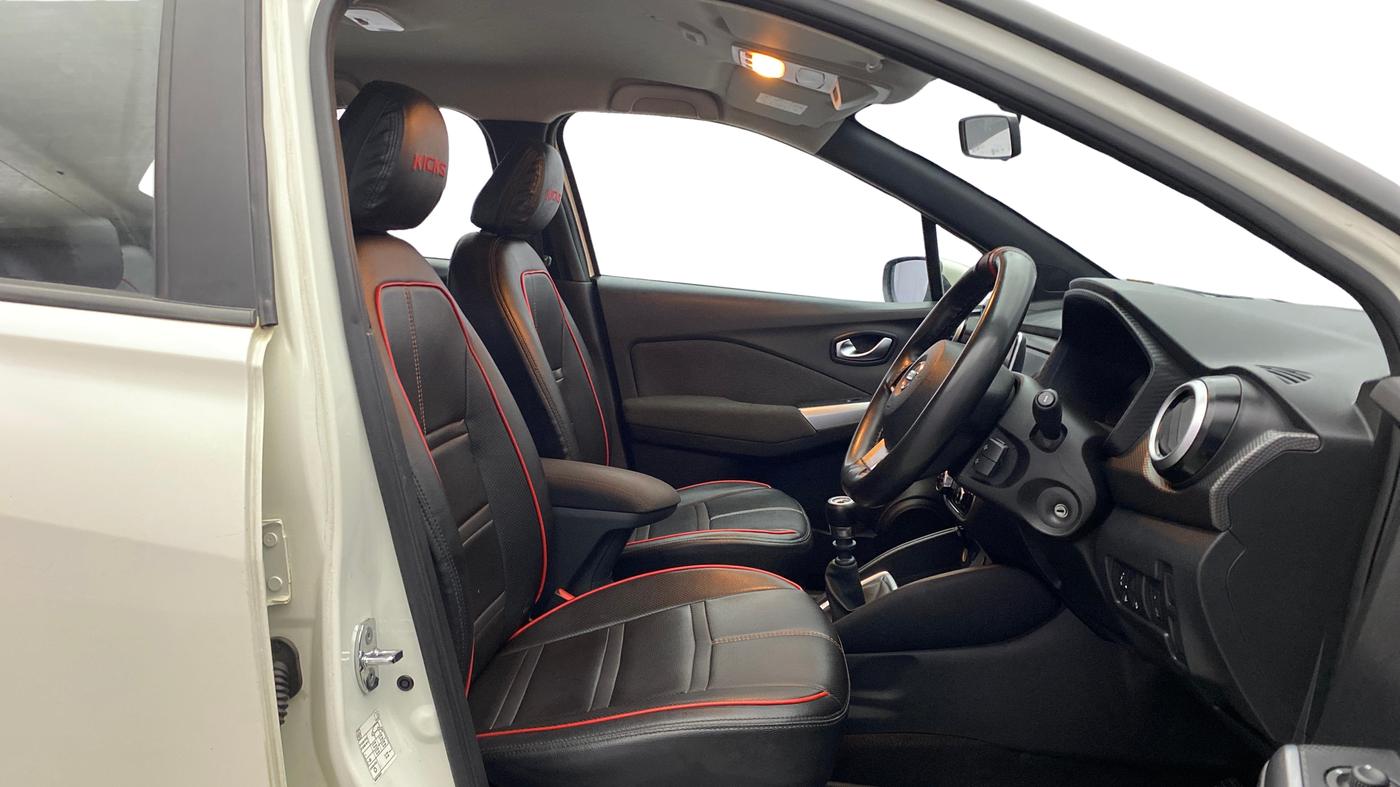 2020 Nissan Kicks XV TURBO 1.3, Petrol, Manual, 40,274 km, Right Side Front Door Cabin