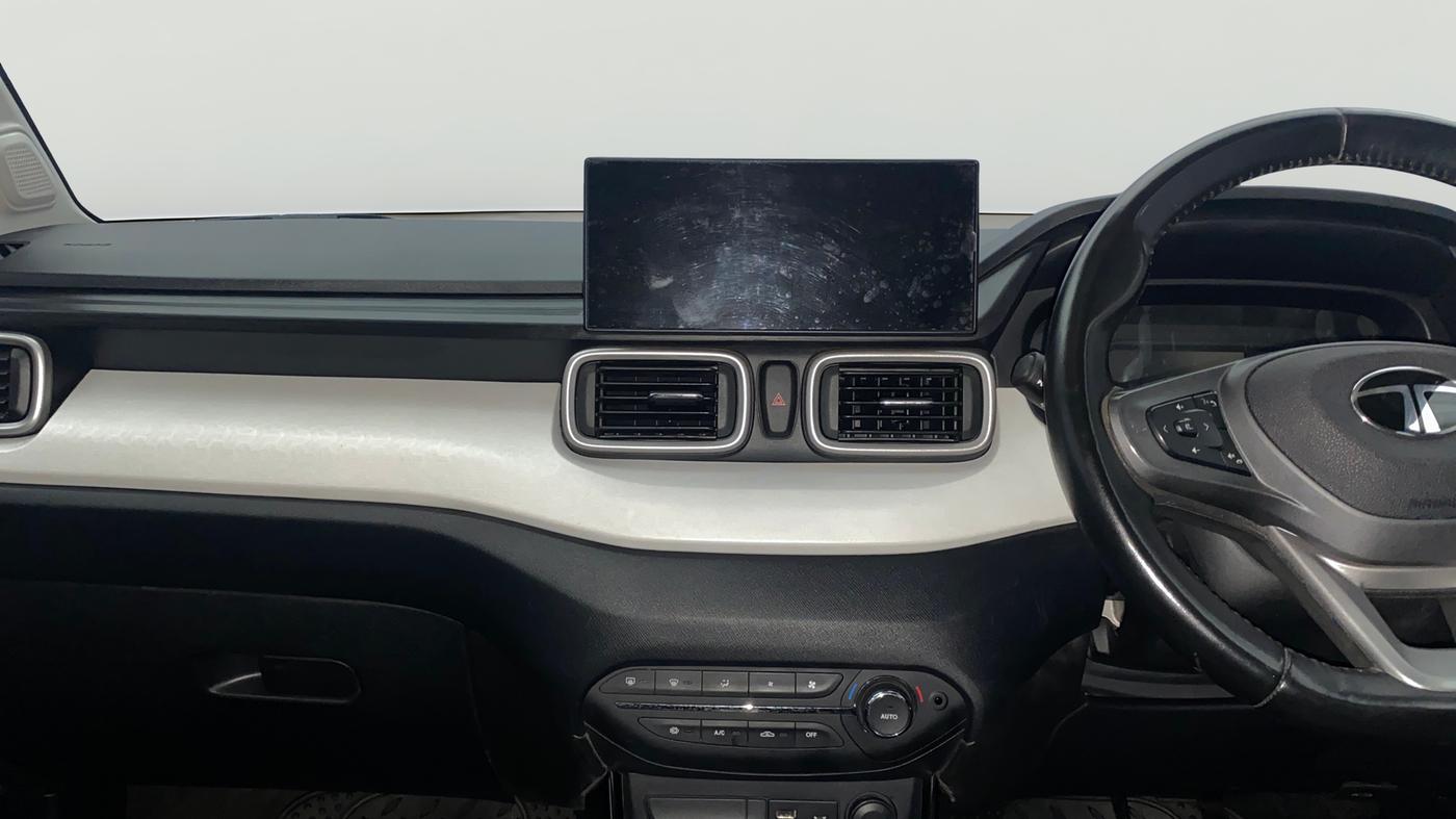 2025 Tata PUNCH Creative Plus (S) AMT, Petrol, Automatic, 19,349 km, Air Conditioner