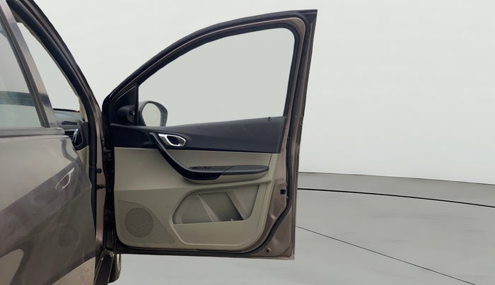 2018 Tata Tiago XZ PETROL, Petrol, Manual, 27,570 km, RHS Front Door