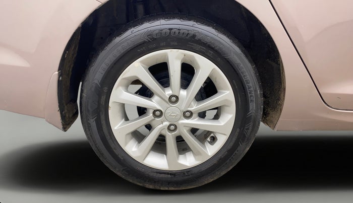 2018 Hyundai Verna 1.6 EX VTVT AT, Petrol, Automatic, 74,022 km, Right Rear Wheel