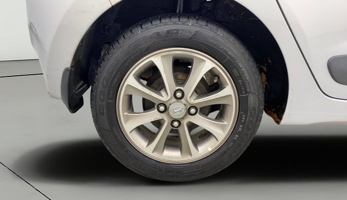 2016 Hyundai Grand i10 ASTA (O) AT 1.2 KAPPA VTVT, Petrol, Automatic, 50,366 km, Right Rear Wheel